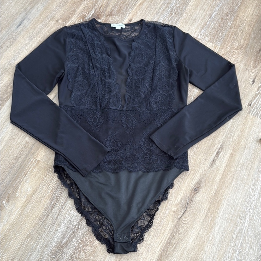 G F Intimate Sleek Black Bodysuit for Effortless Style Size M